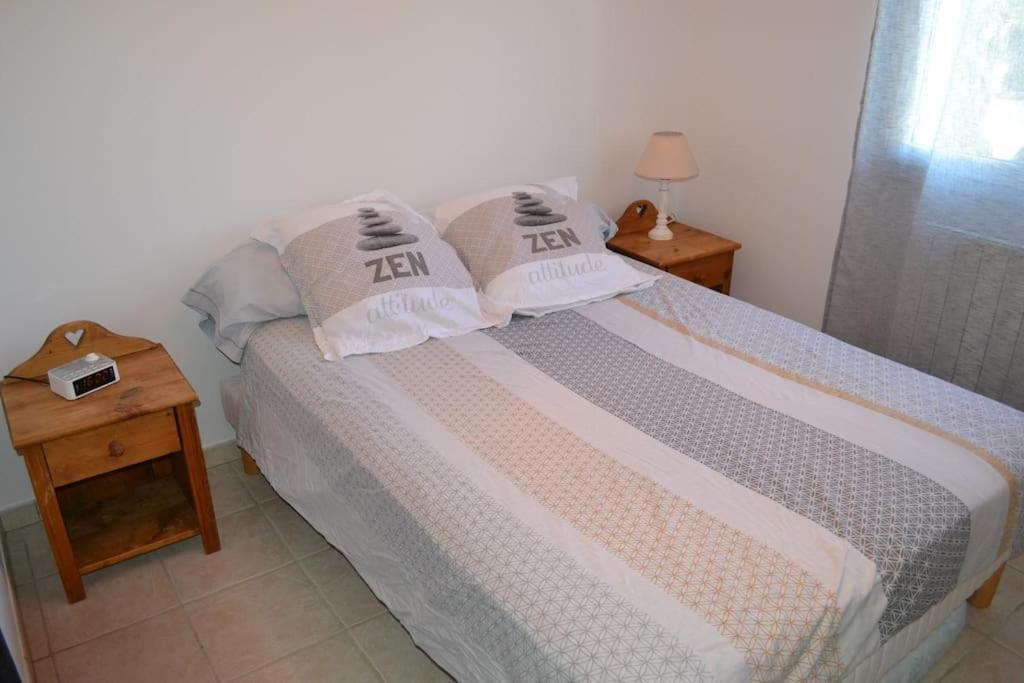 Meynes Joli Appartement Au Calme Entre Nimes Et Avignon מראה חיצוני תמונה