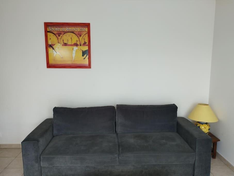 Meynes Joli Appartement Au Calme Entre Nimes Et Avignon מראה חיצוני תמונה